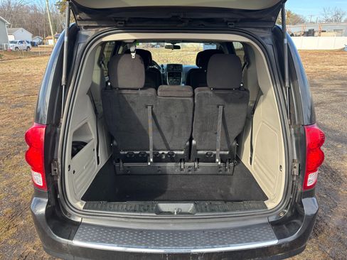 Used 2013 Dodge Grand Caravan SE image 22