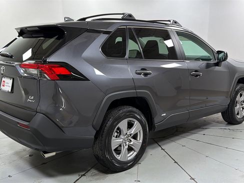 Certified 2025 Toyota RAV4 LE image 5