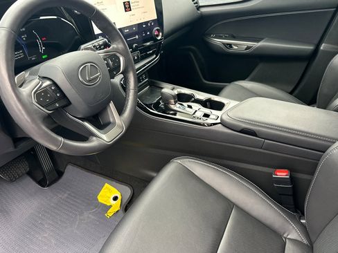 Used 2025 Lexus NX 350h AWD w/ Premium Package image 7