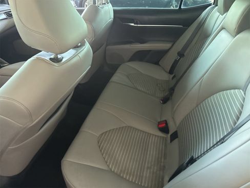 Used 2023 Toyota Camry SE w/ Convenience Package FWD image 11
