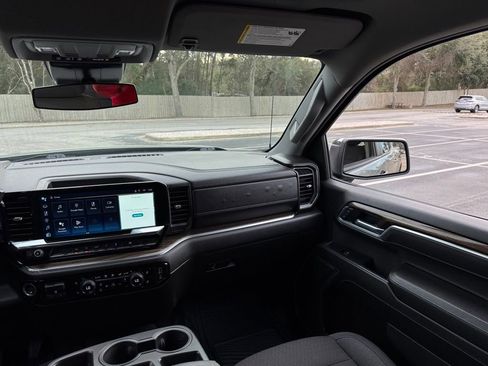 Used 2025 Chevrolet Silverado 1500 LT image 27