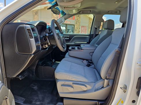 Used 2019 Chevrolet Silverado 1500 W/T w/ WT Convenience Package AWD/4WD image 9