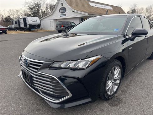 Used 2019 Toyota Avalon XLE w/ All Weather Liner Package image 13