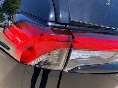 Used 2024 Toyota RAV4 LE AWD/4WD image 27