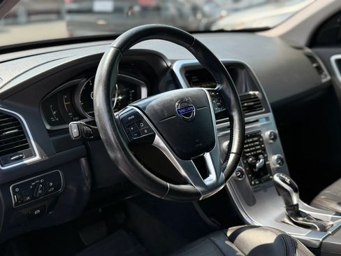 Used 2017 Volvo XC60 T5 Dynamic w/ Preferred Option Package AWD/4WD image 30