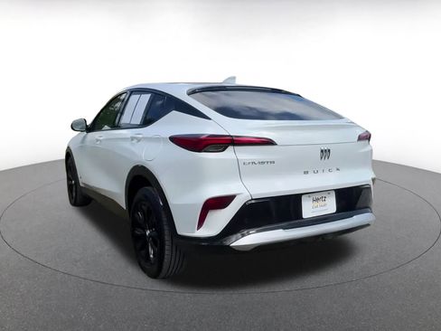 Used 2025 Buick Envista Sport Touring image 11