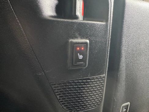 Used 2022 Chrysler Pacifica Limited image 38