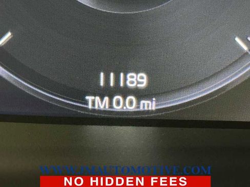 Used 2022 Volvo XC40 T5 Momentum w/ Premium Package image 22