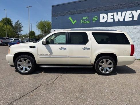 Used 2008 Cadillac Escalade ESV AWD image 2