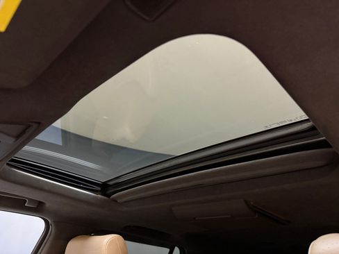 Used 2018 Cadillac Escalade Platinum image 15