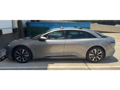 Used 2025 Lucid Air Pure RWD image 2