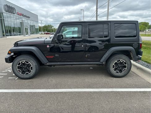 Used 2017 Jeep Wrangler Unlimited Rubicon AWD/4WD image 4
