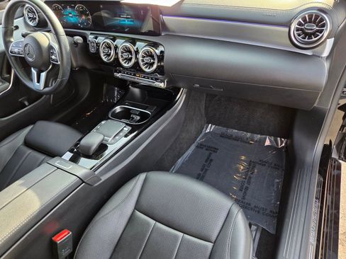 Used 2022 Mercedes-Benz CLA 250 image 16