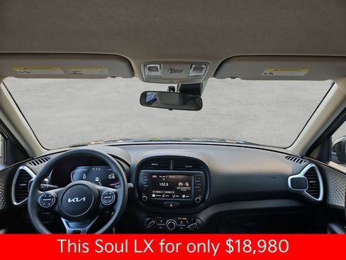 Used 2025 Kia Soul LX FWD image 39