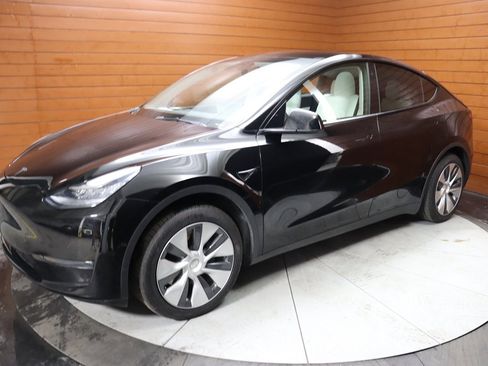 Used 2023 Tesla Model Y Long Range image 7