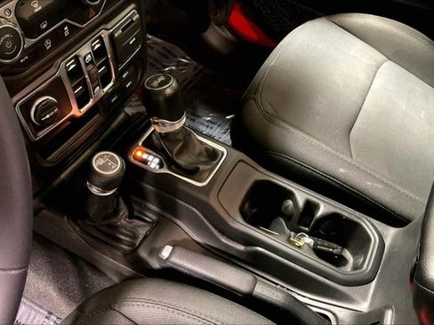 Used 2023 Jeep Wrangler Unlimited Sport AWD/4WD image 17