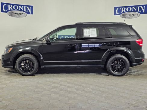Used 2019 Dodge Journey SE w/ Premium Group image 2
