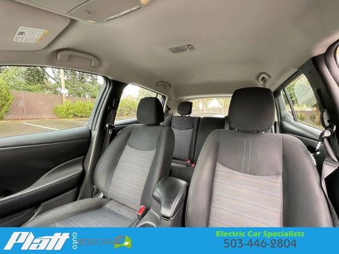 Used 2018 Nissan Leaf SV w/ SV Technology Package image 37