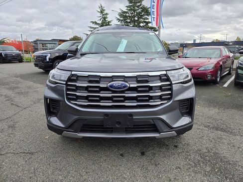 New 2026 Ford Explorer Active image 2