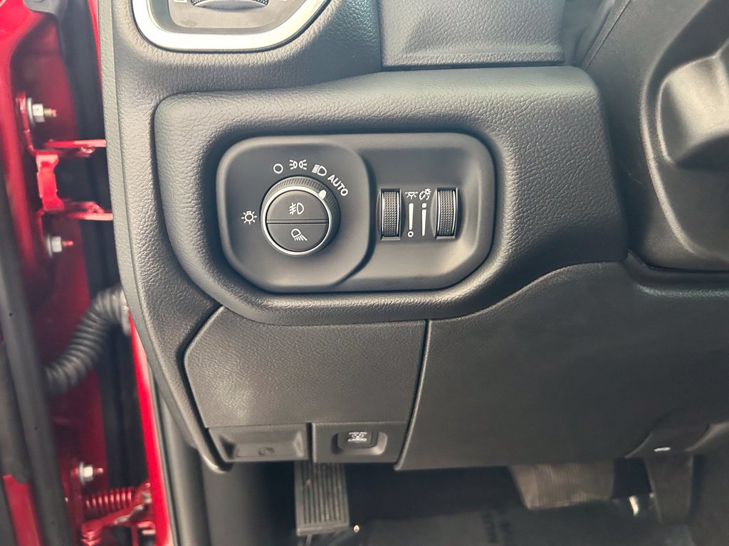 Used 2026 RAM 2500 Laramie AWD/4WD image 47