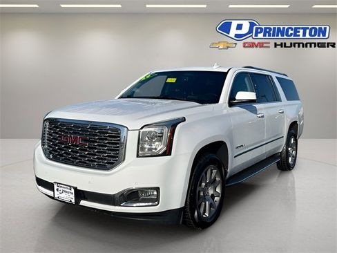 Used 2019 GMC Yukon XL Denali image 3