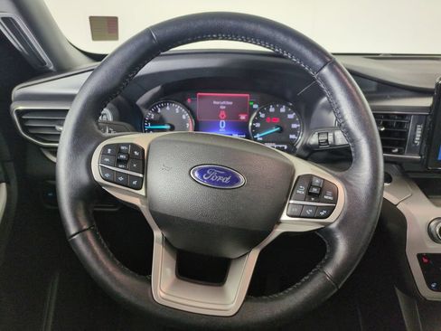 Used 2022 Ford Explorer XLT w/ Equipment Group 202A AWD/4WD image 14
