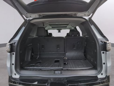 Used 2021 Chevrolet Traverse Premier w/ Redline Edition FWD image 9