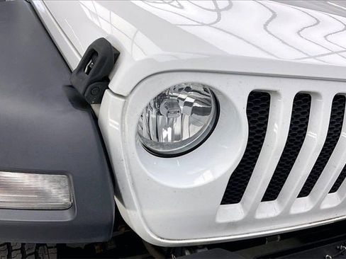 Used 2019 Jeep Wrangler Sport image 25