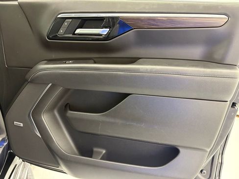 Used 2025 Chevrolet Suburban Premier image 51