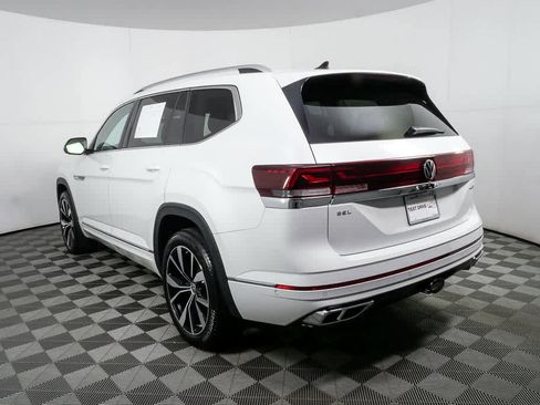 Certified 2025 Volkswagen Atlas SEL Premium R-Line image 32