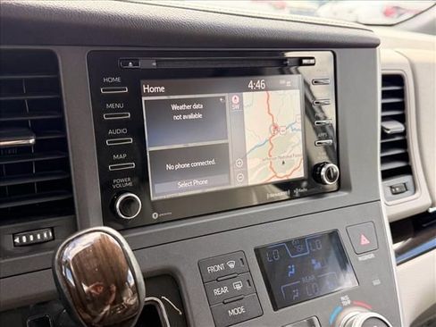 Used 2020 Toyota Sienna XLE w/ XLE Navigation Package AWD/4WD image 25
