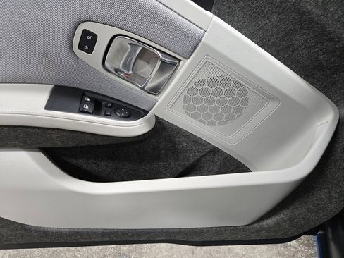 Used 2018 BMW i3 94Ah w/Range Extender image 8