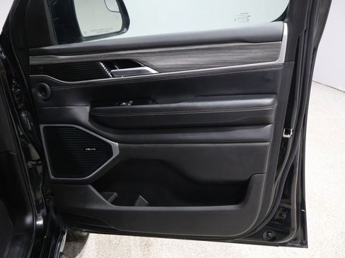 Certified 2024 Jeep Wagoneer Series II image 25