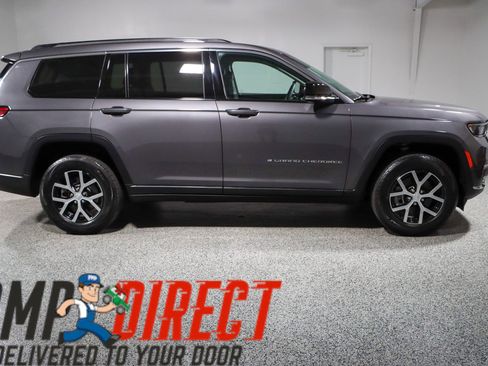 Used 2023 Jeep Grand Cherokee L Limited AWD/4WD image 6