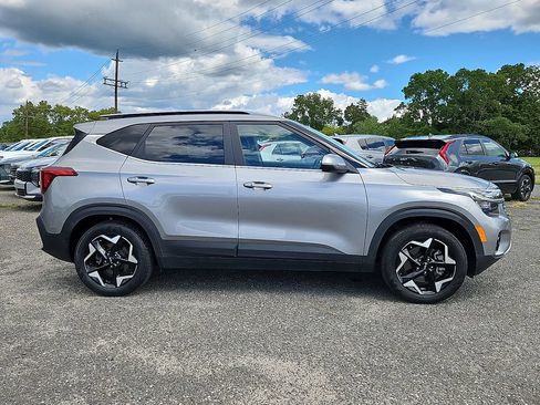 Certified 2024 Kia Seltos EX AWD/4WD image 8