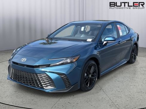 New 2026 Toyota Camry SE FWD image 1