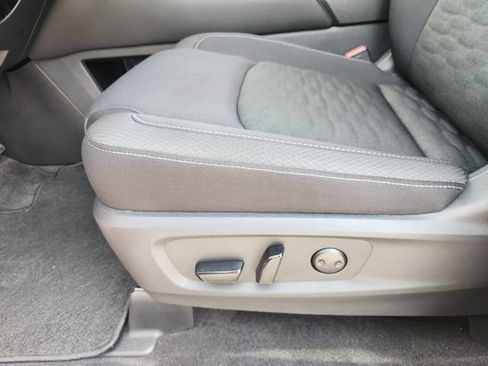 Used 2026 Nissan Pathfinder SV w/ SV Premium Package FWD image 22