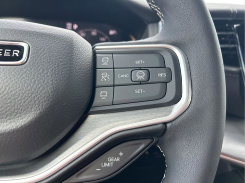 New 2026 Jeep Grand Wagoneer Limited AWD/4WD image 16