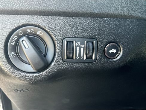 Used 2022 Dodge Charger SXT RWD image 36