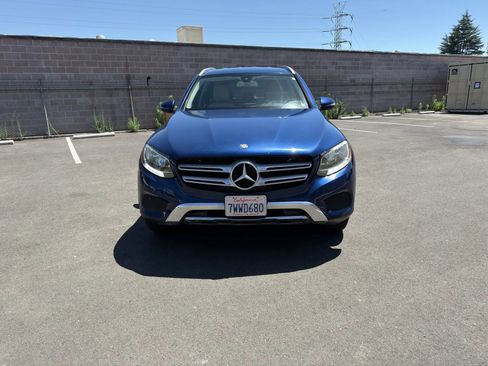 Used 2017 Mercedes-Benz GLC 300 image 2