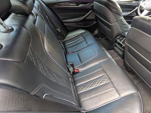 Used 2018 BMW M550i xDrive image 18