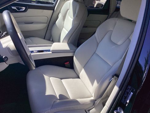 Certified 2023 Volvo XC60 B5 Plus w/ Climate Package image 16