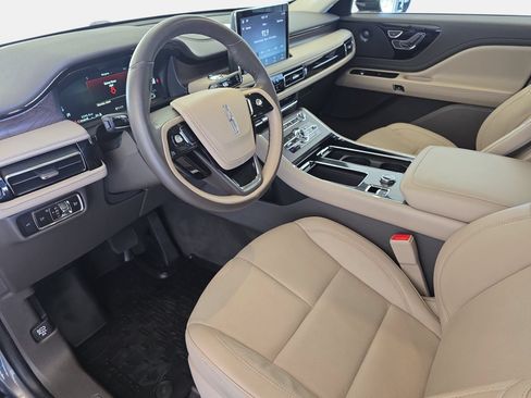 Used 2023 Lincoln Aviator Reserve AWD/4WD image 16