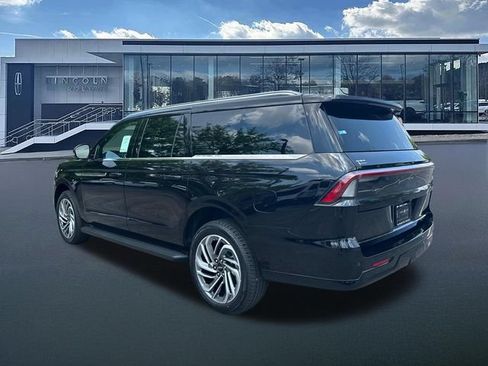 New 2026 Lincoln Navigator L Premier AWD/4WD image 5