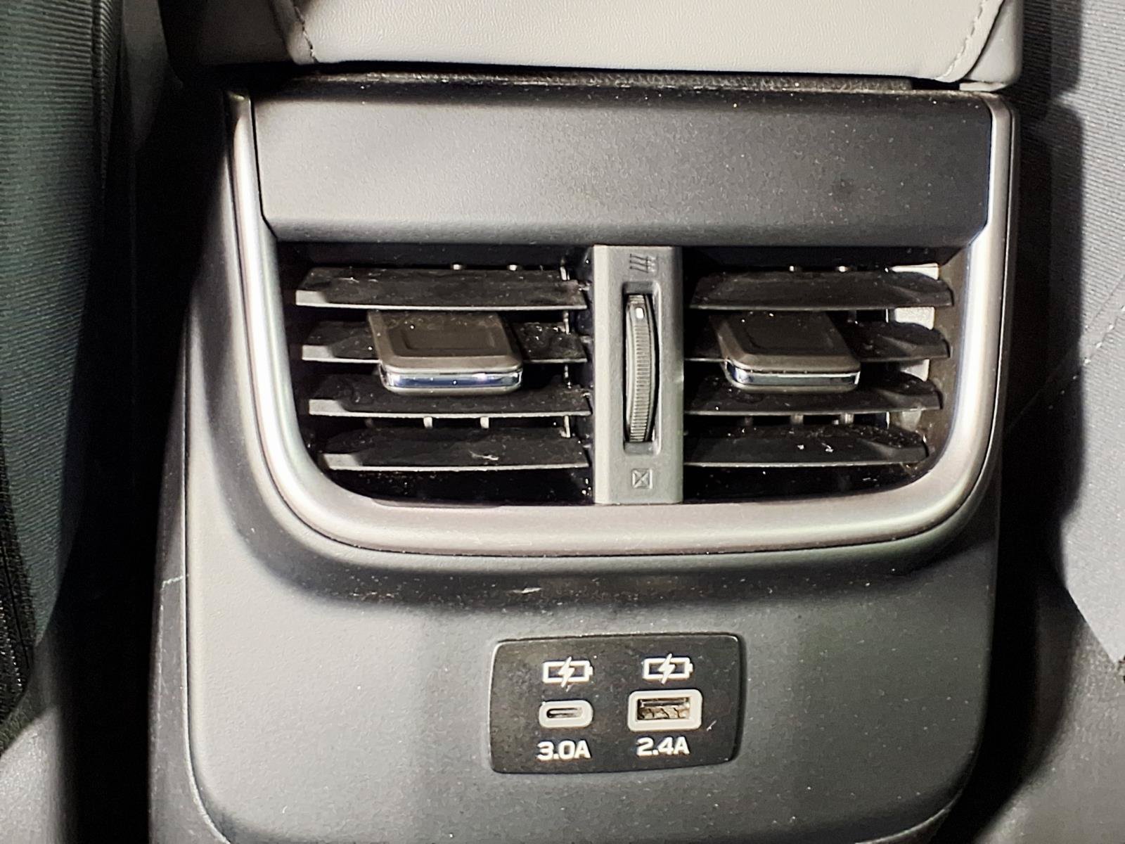 Used 2025 Subaru Outback Premium AWD/4WD image 12