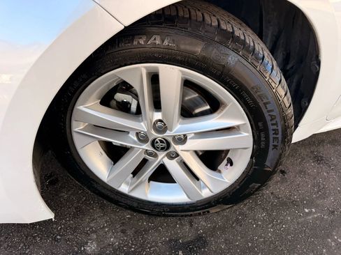 Used 2021 Toyota Corolla SE image 38