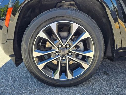 Used 2022 Jeep Grand Cherokee Overland AWD/4WD image 31