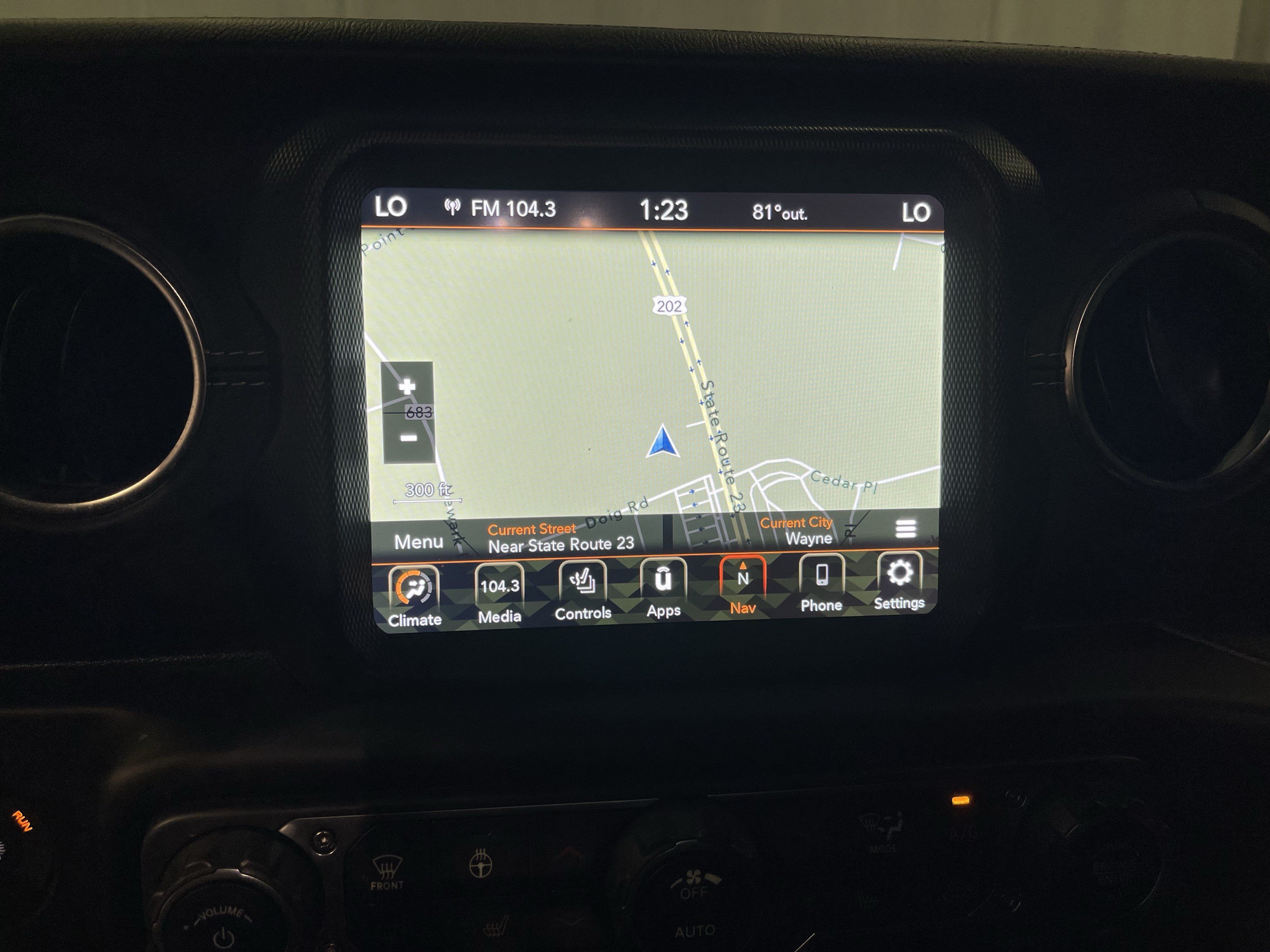 Used 2022 Jeep Wrangler Unlimited Sahara w/ Cold Weather Group AWD/4WD image 22