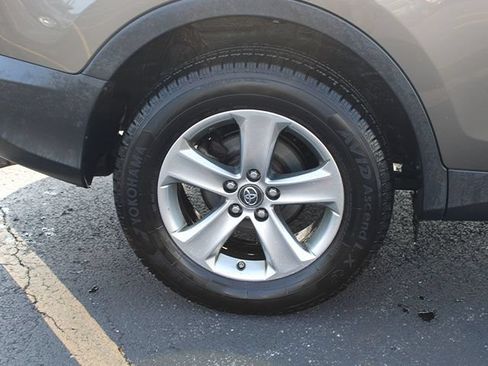 Used 2015 Toyota RAV4 XLE AWD/4WD image 8