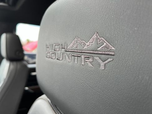 Used 2020 Chevrolet Silverado 1500 High Country w/ Technology Package AWD/4WD image 28